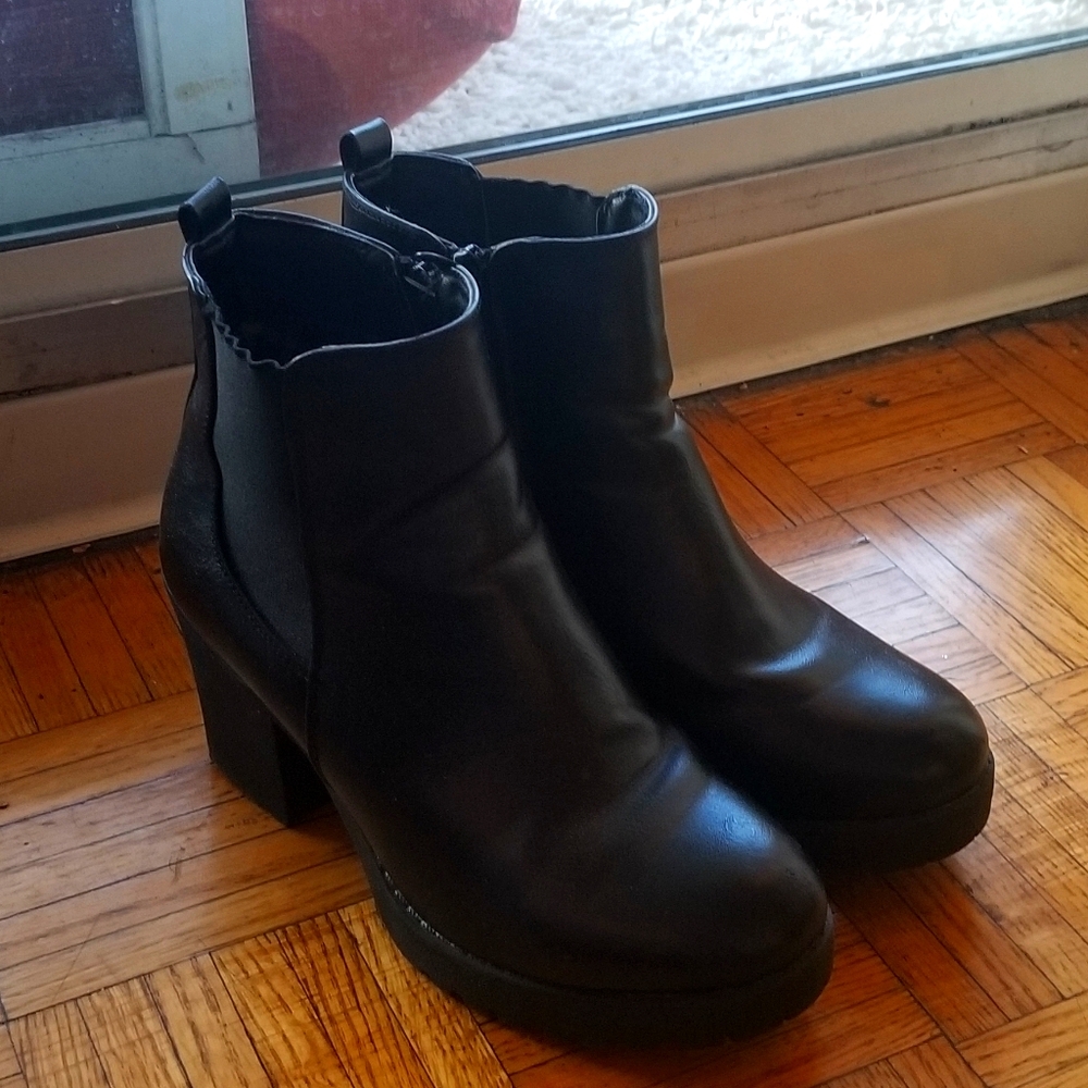 Retro Chunky Platform Ankle Booties - Picture 1 of 7